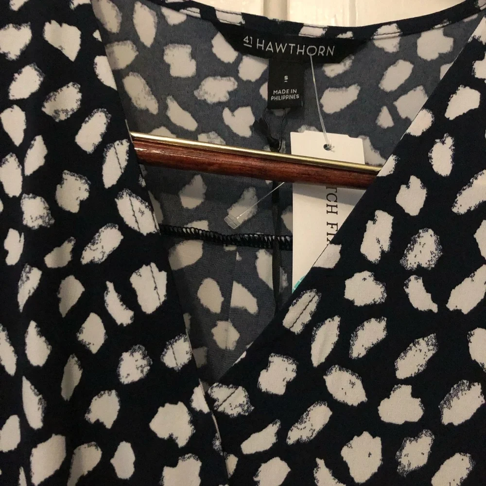 41 Hawthorn Navy & White Surplice Top - Picture 2 of 6